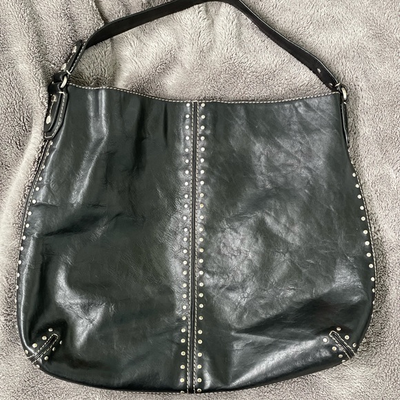 Michael Kors large shoulder bag snap closure black with silver grommet accents - Picture 3 of 14